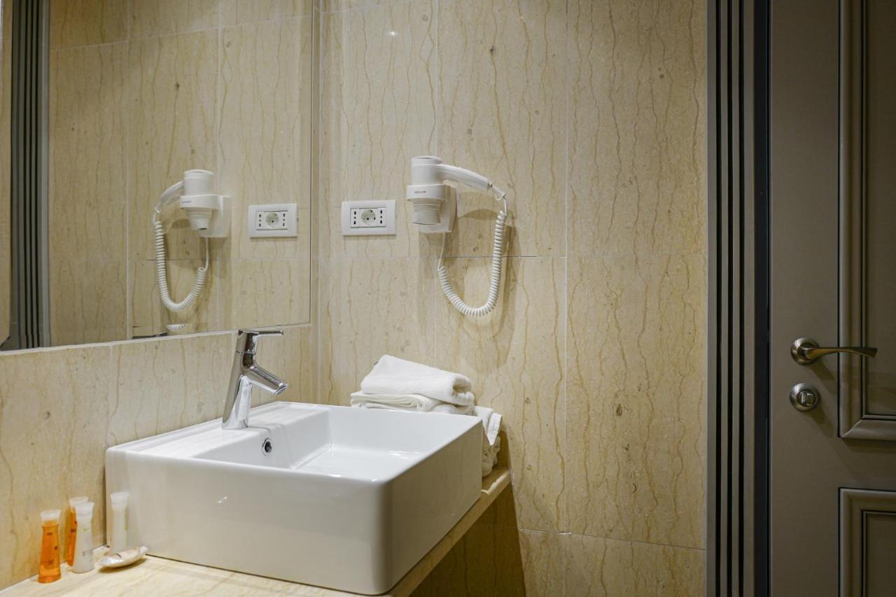 Hotel Eden Iasi Luaran gambar