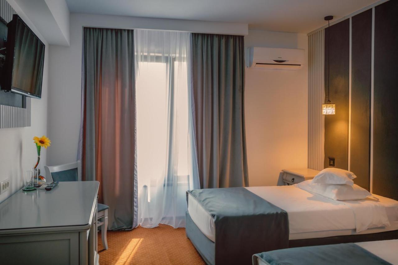 Hotel Eden Iasi Luaran gambar
