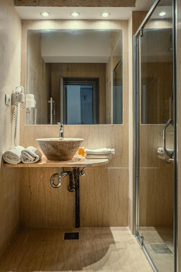 Hotel Eden Iasi Luaran gambar