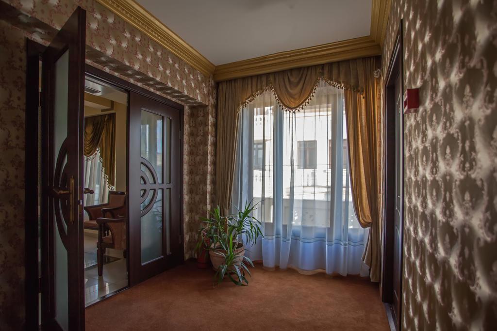 Hotel Eden Iasi Luaran gambar