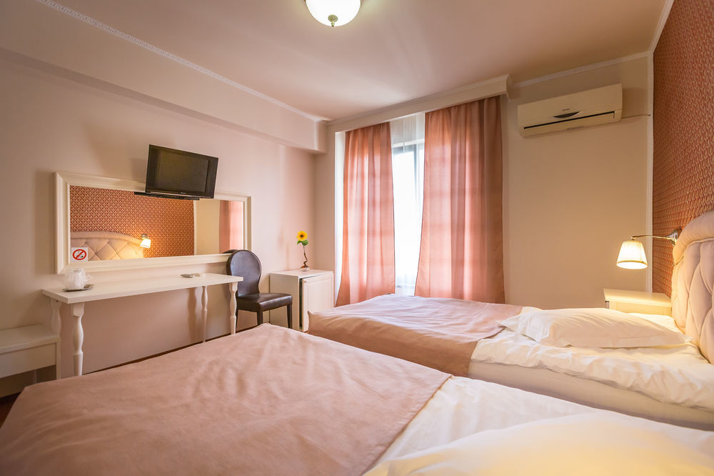 Hotel Eden Iasi Luaran gambar