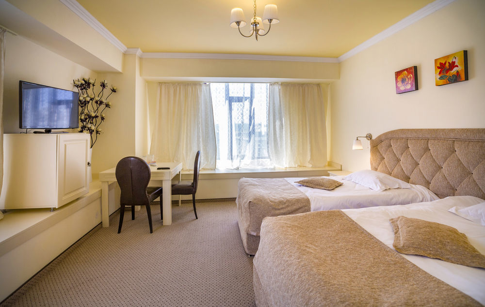 Hotel Eden Iasi Luaran gambar