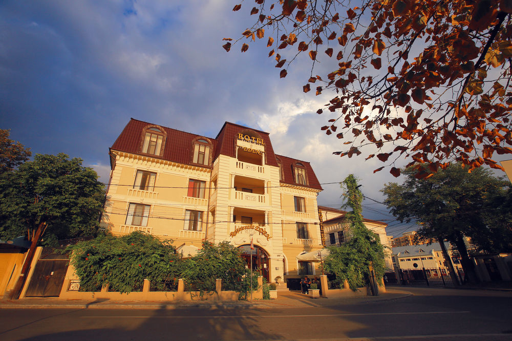 Hotel Eden Iasi Luaran gambar